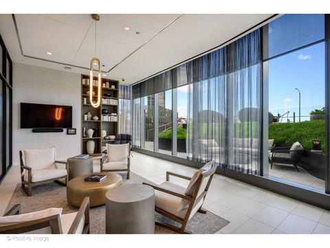 Tiny photo for 211 N Harbor Drive #TH01, Chicago, IL 60601 (MLS # 12667572)