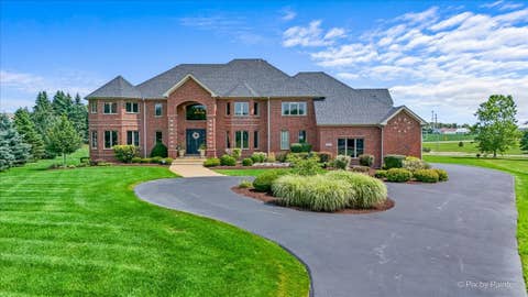 Tiny photo for 9N773 Old Mill Court, Elgin, IL 60124 (MLS # 12738425)