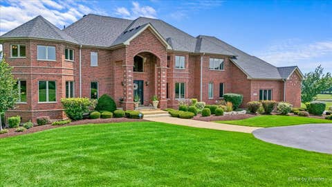Tiny photo for 9N773 Old Mill Court, Elgin, IL 60124 (MLS # 12738425)