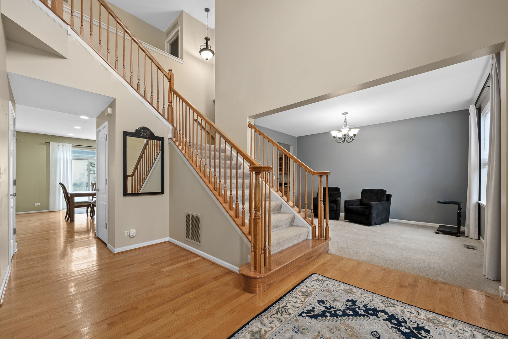 718 Versailles Parkway