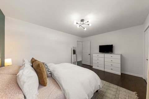 Tiny photo for 833 Parkside Drive, Wheaton, IL 60187 (MLS # 12558156)