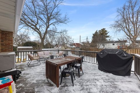 Tiny photo for 833 Parkside Drive, Wheaton, IL 60187 (MLS # 12558156)