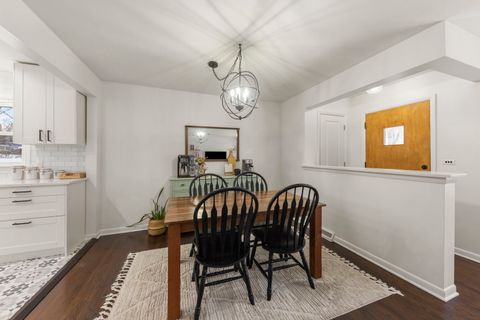 Tiny photo for 833 Parkside Drive, Wheaton, IL 60187 (MLS # 12558156)