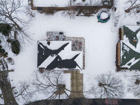 Tiny photo for 833 Parkside Drive, Wheaton, IL 60187 (MLS # 12558156)