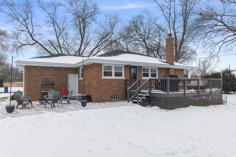 Tiny photo for 833 Parkside Drive, Wheaton, IL 60187 (MLS # 12558156)