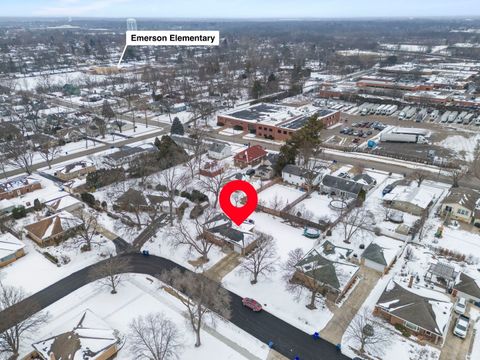 Tiny photo for 833 Parkside Drive, Wheaton, IL 60187 (MLS # 12558156)