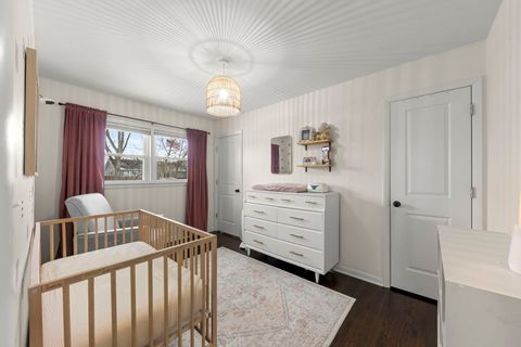 Tiny photo for 833 Parkside Drive, Wheaton, IL 60187 (MLS # 12558156)