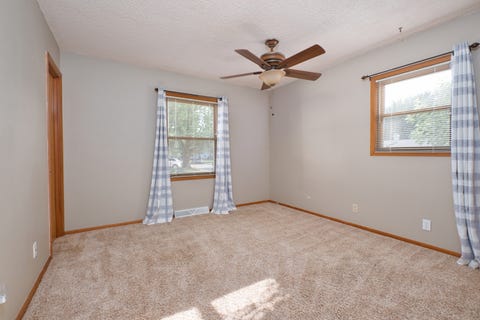Tiny photo for 1029 N 13th Street, Clinton, IA 52732 (MLS # 12697066)