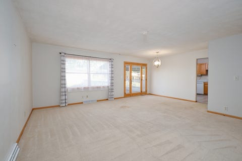 Tiny photo for 1029 N 13th Street, Clinton, IA 52732 (MLS # 12697066)