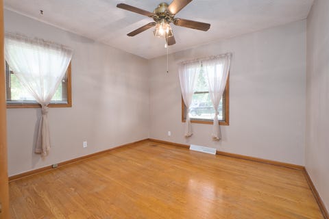 Tiny photo for 1029 N 13th Street, Clinton, IA 52732 (MLS # 12697066)