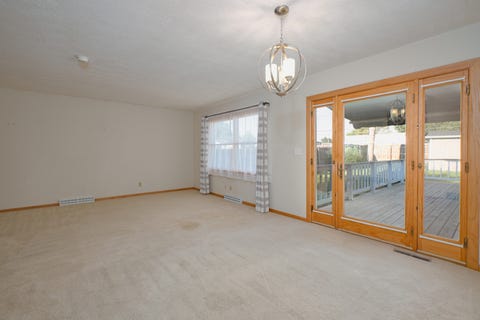 Tiny photo for 1029 N 13th Street, Clinton, IA 52732 (MLS # 12697066)