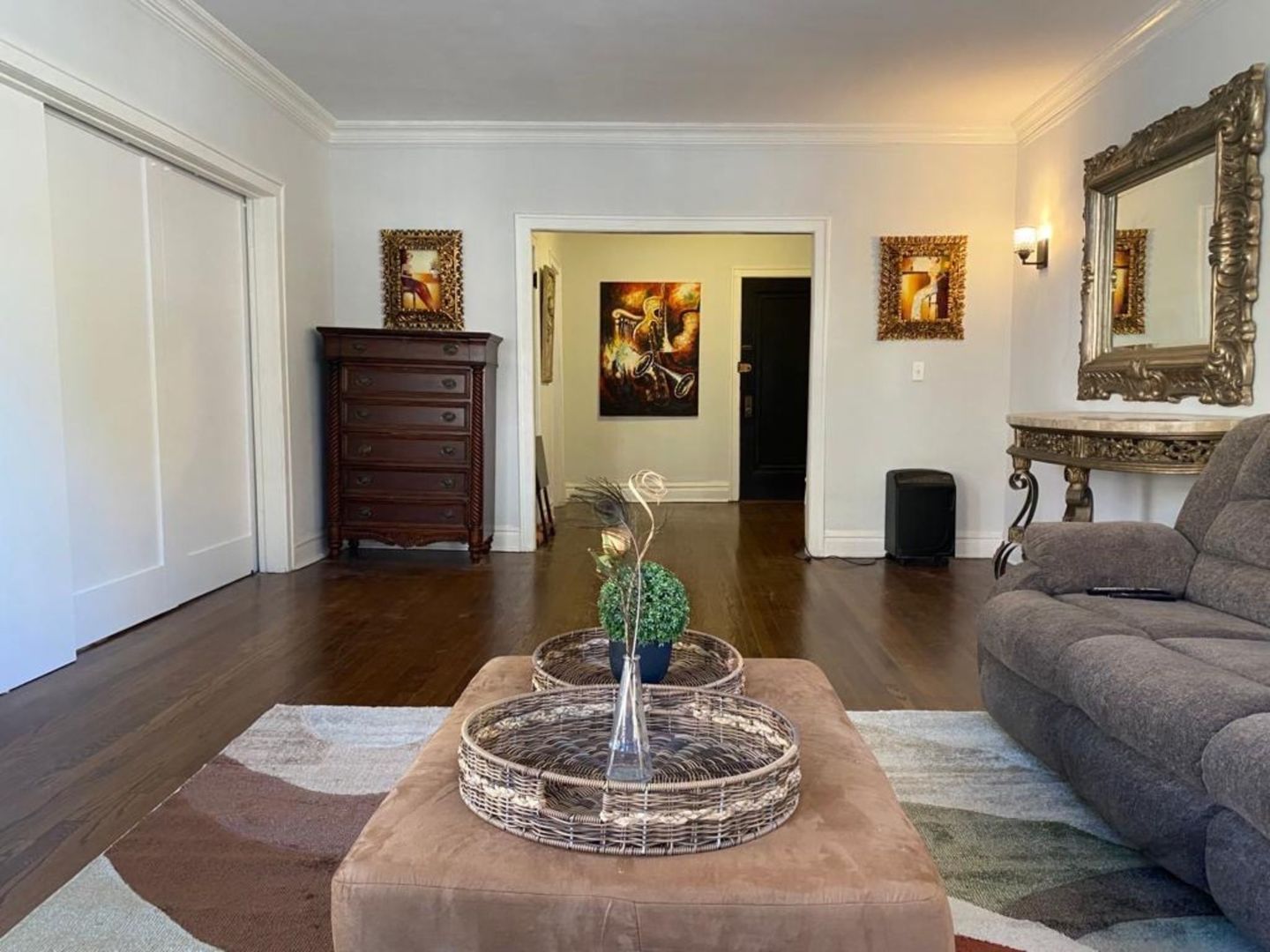 1215 W Lunt Avenue 1A