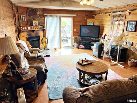 Tiny photo for 2516 STRAWBERRY Road, Metropolis, IL 62960 (MLS # EB459396)