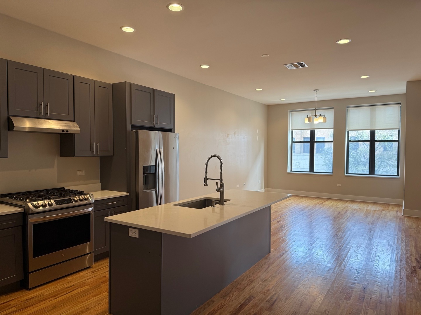 3122 N Broadway Street 200
