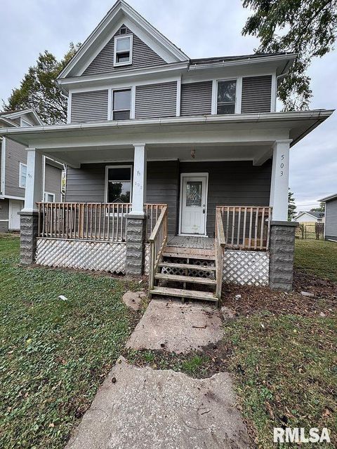 Photo of 503 W 17TH Street, Davenport, IA 52804 (MLS # QC4269050)
