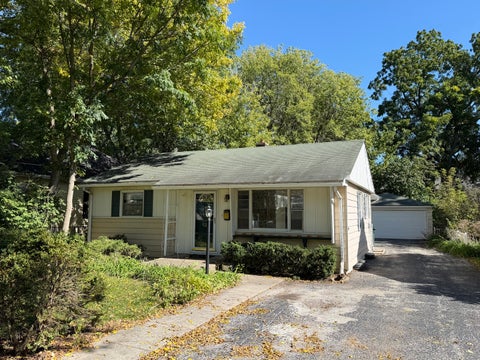 Photo of 139 N Hager Avenue, Barrington, IL 60010 (MLS # 12791127)