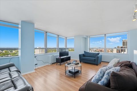 Tiny photo for 5701 N Sheridan Road #26B, Chicago, IL 60660 (MLS # 12457980)