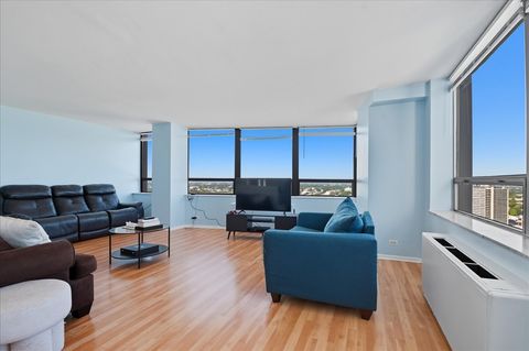 Tiny photo for 5701 N Sheridan Road #26B, Chicago, IL 60660 (MLS # 12457980)