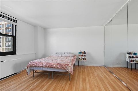 Tiny photo for 5701 N Sheridan Road #26B, Chicago, IL 60660 (MLS # 12457980)