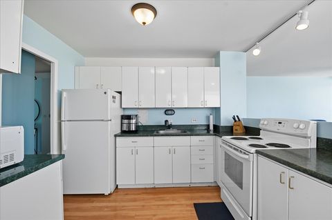 Tiny photo for 5701 N Sheridan Road #26B, Chicago, IL 60660 (MLS # 12457980)