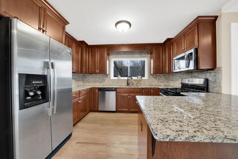 Tiny photo for 6120 W 98th Street, Oak Lawn, IL 60453 (MLS # 12552212)