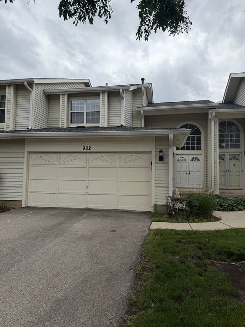 Tiny photo for 902 Sturnbridge Court, Schaumburg, IL 60173 (MLS # 12690721)