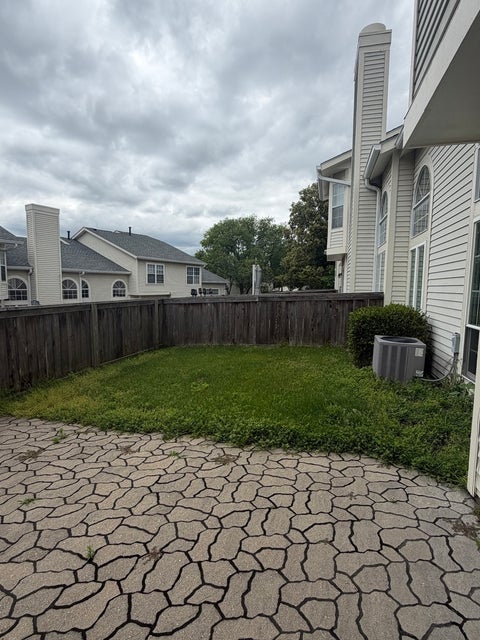 Tiny photo for 902 Sturnbridge Court, Schaumburg, IL 60173 (MLS # 12690721)