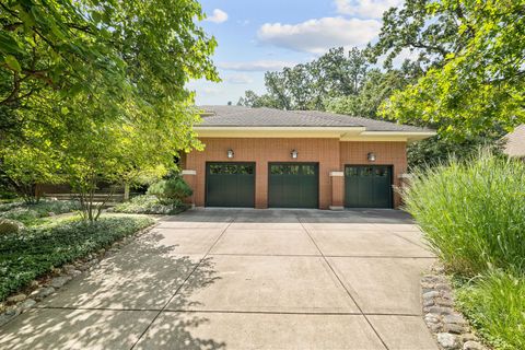 A home in Burr Ridge