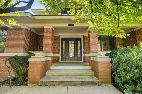 A home in Burr Ridge