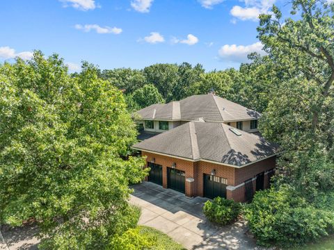 A home in Burr Ridge