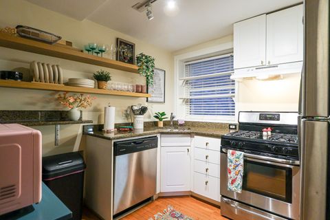 Tiny photo for 616 Michigan Avenue #G, Evanston, IL 60202 (MLS # 12514445)