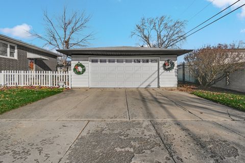 Tiny photo for 9737 S Kenton Avenue, Oak Lawn, IL 60453 (MLS # 12525176)