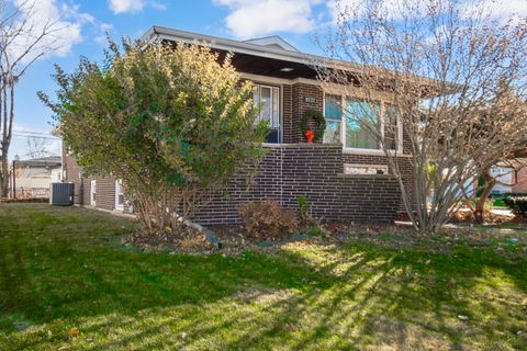 Photo of 9737 S Kenton Avenue, Oak Lawn, IL 60453 (MLS # 12525176)