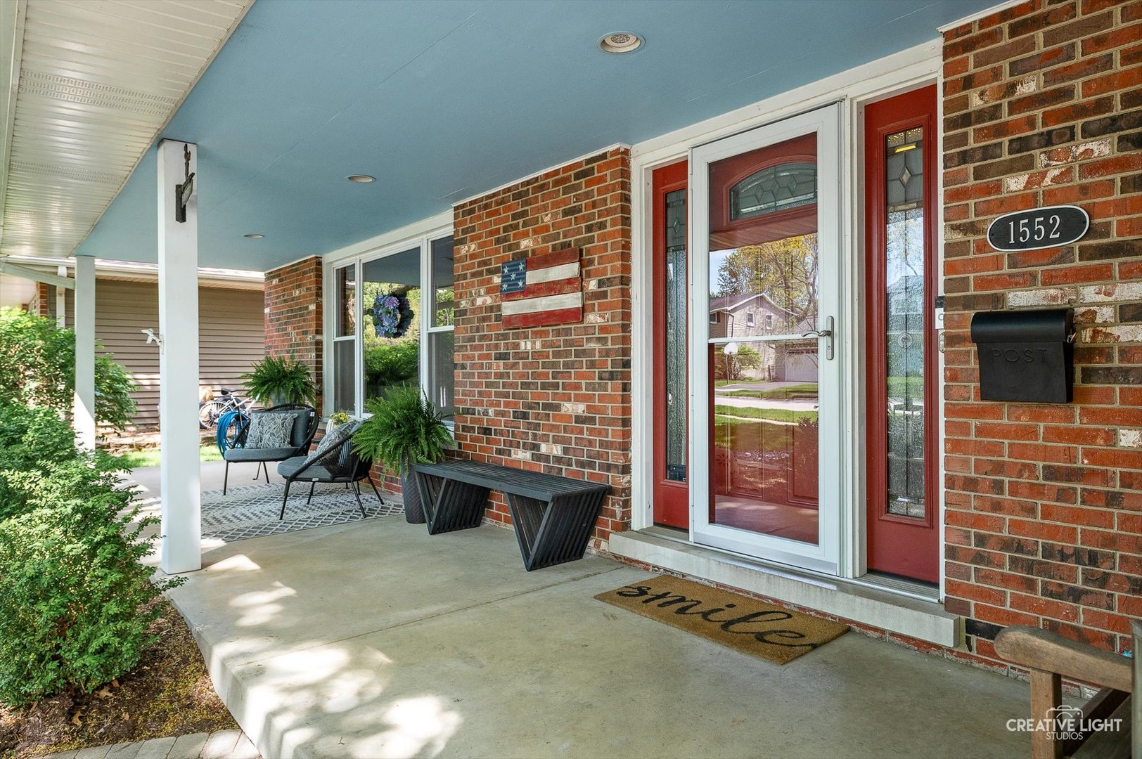 1552 Chat Court