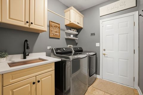 Tiny photo for 4359 Canterbury Court, St. Charles, IL 60174 (MLS # 12620910)