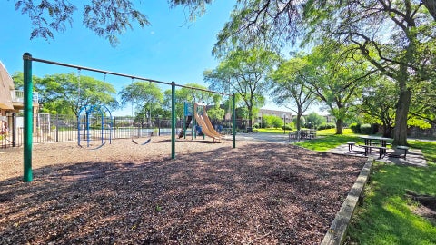 Tiny photo for 1 VILLA VERDE Drive #305, Buffalo Grove, IL 60089 (MLS # 12688408)