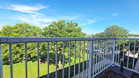 Tiny photo for 1 VILLA VERDE Drive #305, Buffalo Grove, IL 60089 (MLS # 12688408)