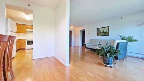 Tiny photo for 1 VILLA VERDE Drive #305, Buffalo Grove, IL 60089 (MLS # 12688408)