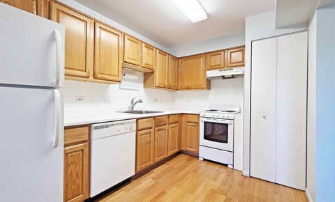 Tiny photo for 1 VILLA VERDE Drive #305, Buffalo Grove, IL 60089 (MLS # 12688408)