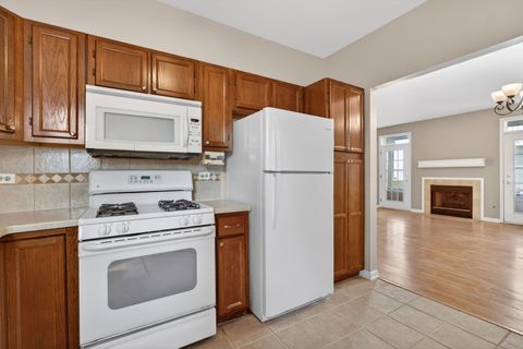 Tiny photo for 1226 Rhodes Lane #1226, Naperville, IL 60540 (MLS # 12619687)