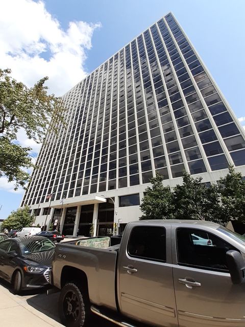 4343 N Clarendon Avenue 2318 Chicago IL 60613