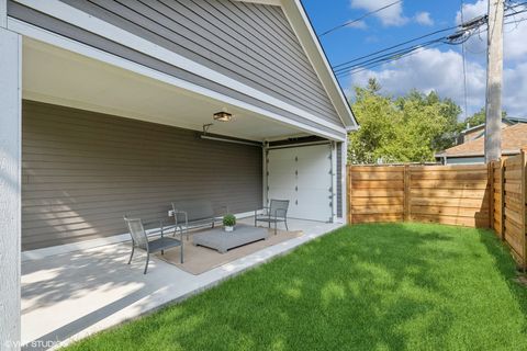 Tiny photo for 3811 N Kildare Avenue, Chicago, IL 60641 (MLS # 11819490)
