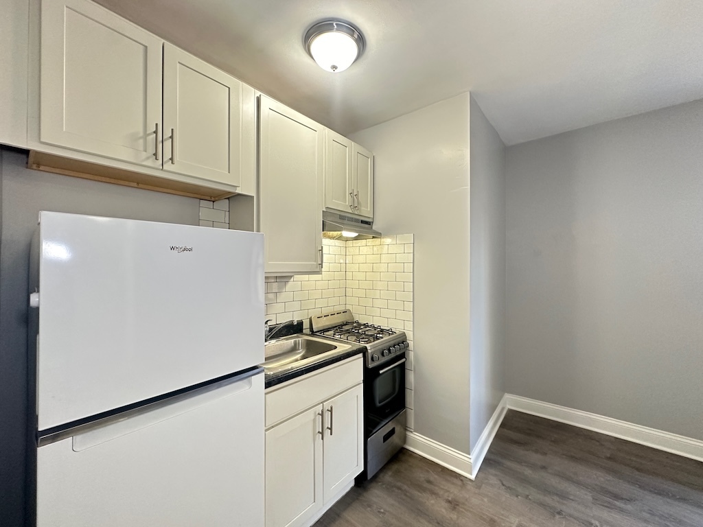 4756 N MAPLEWOOD Avenue 108