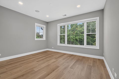 Tiny photo for 240 S Brainard Avenue #2, La Grange, IL 60525 (MLS # 12720510)