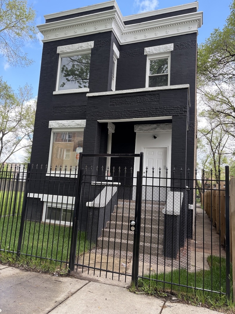 Photo 1 of 34 — 4108 W Wilcox Street, Chicago, IL 60624