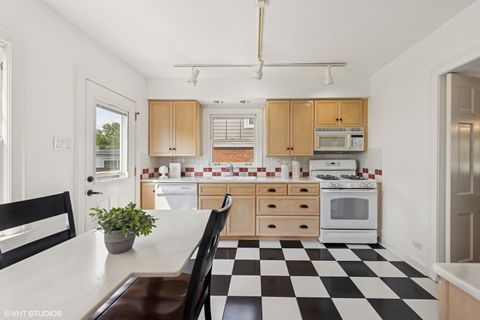 Tiny photo for 410 Leitch Avenue, La Grange, IL 60525 (MLS # 12555133)