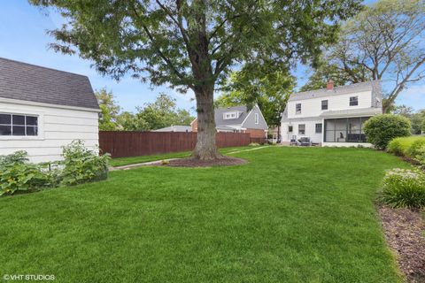 Tiny photo for 410 Leitch Avenue, La Grange, IL 60525 (MLS # 12555133)