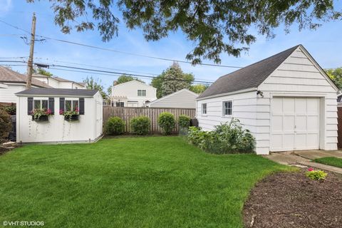 Tiny photo for 410 Leitch Avenue, La Grange, IL 60525 (MLS # 12555133)