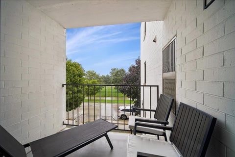 Tiny photo for 500 Lake View Avenue #2B, Highwood, IL 60040 (MLS # 12761146)