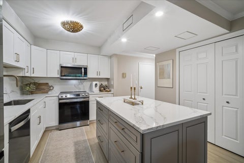 Tiny photo for 500 Lake View Avenue #2B, Highwood, IL 60040 (MLS # 12761146)